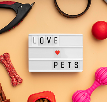 Moki and Co - Love Pets